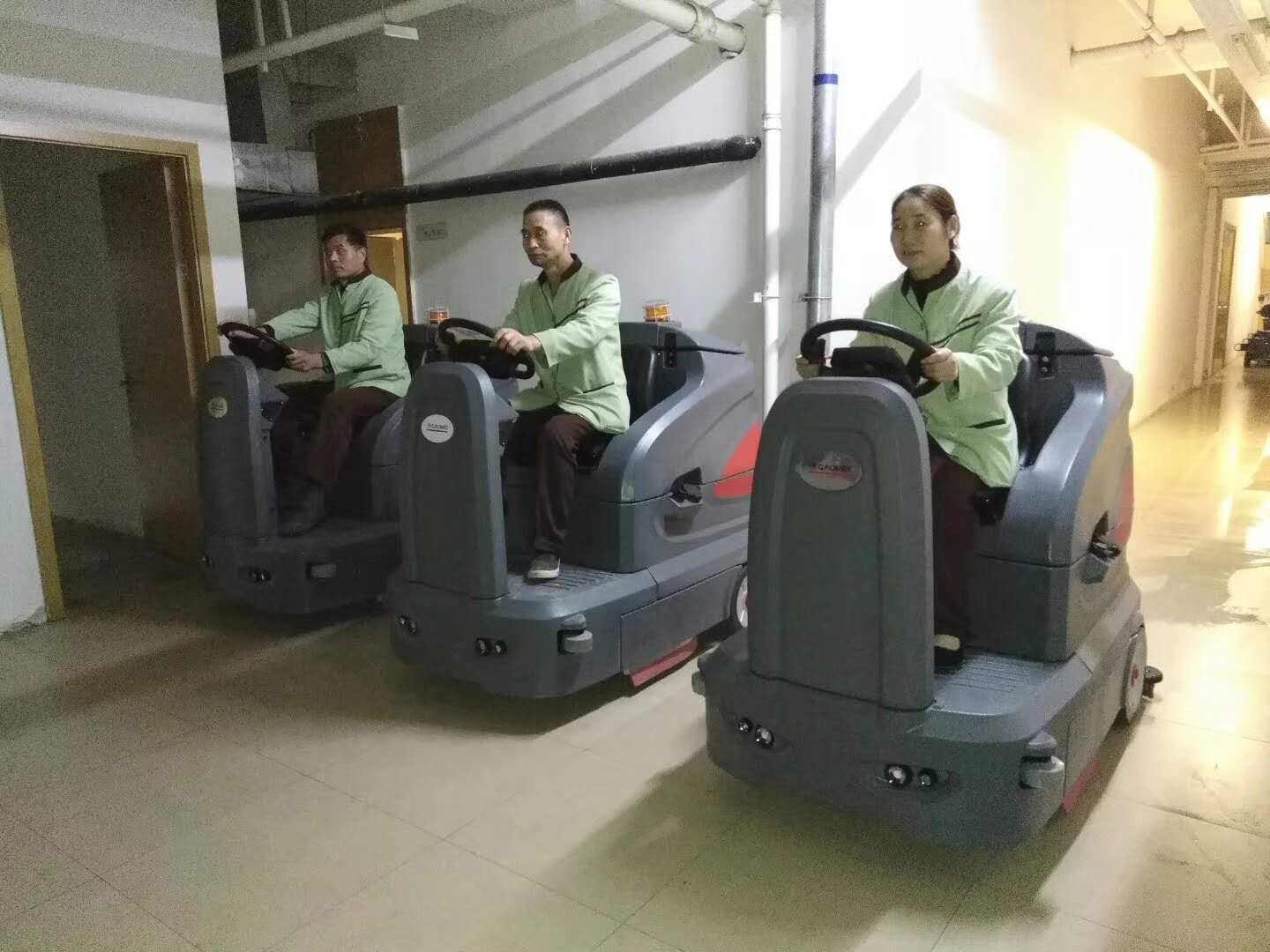 你知道洗地機(jī)的用處嗎？