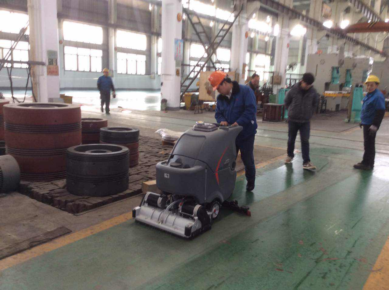 工廠地面油污多怎么清潔？