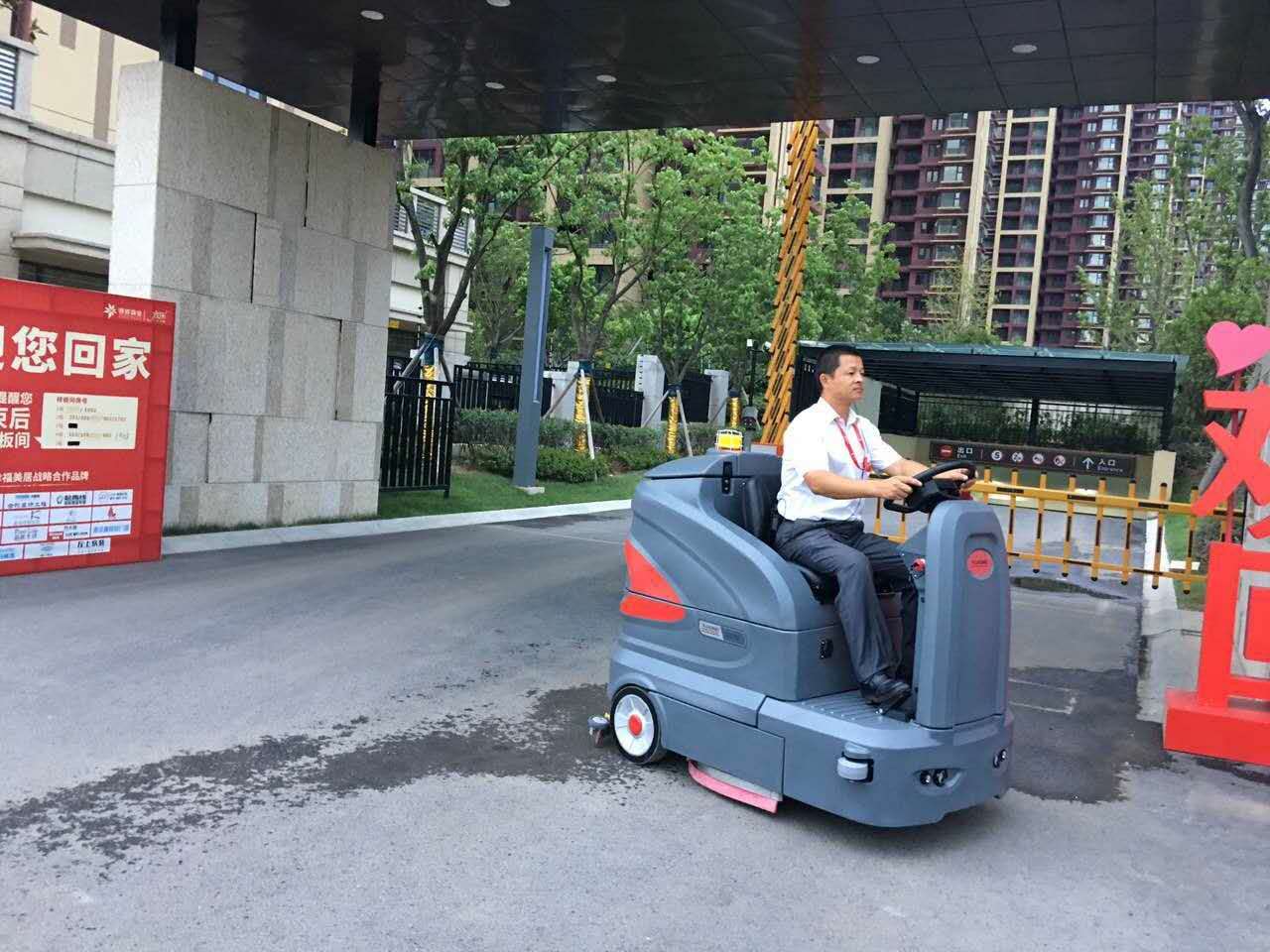 洗地車在未來的競爭力會(huì)如何發(fā)展.jpg